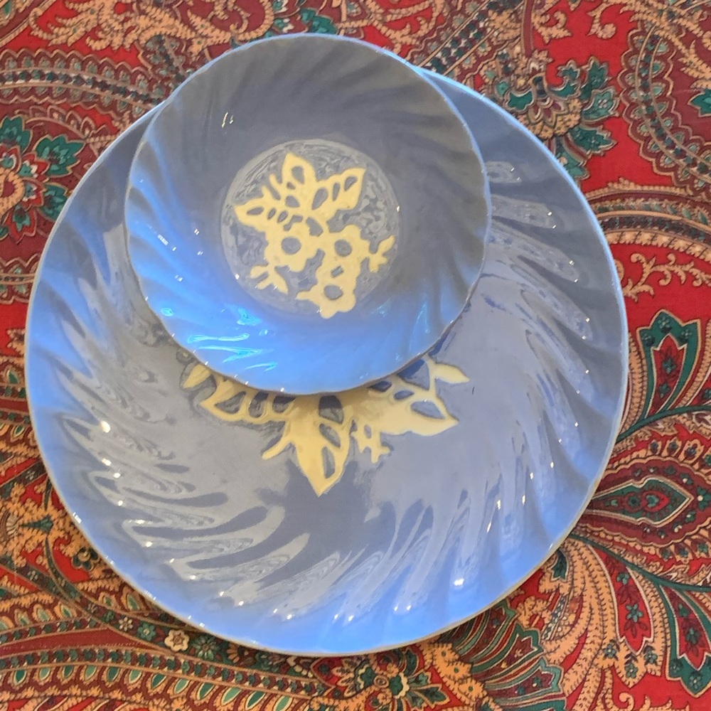 Cameowear blue and white pottery plate and bowl.